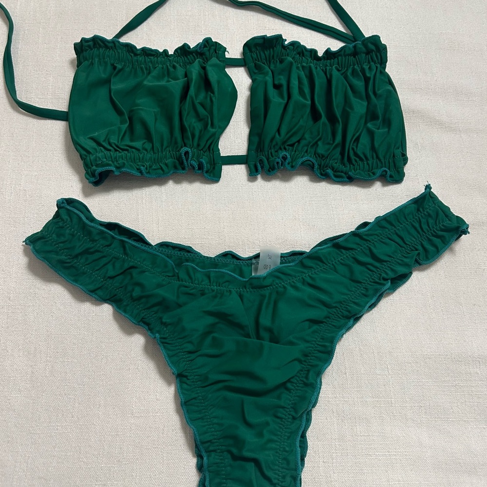 Emerald Green Ruched Bikini Set. Brand new. Never worn.